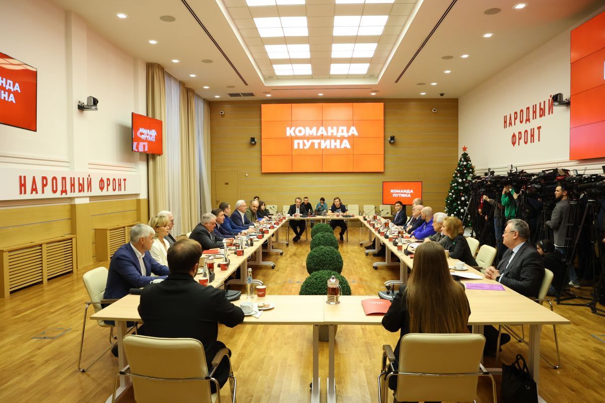 Первое заседание инициативной группы по выдвижению Владимира Путина на выборы Президента состоялось.